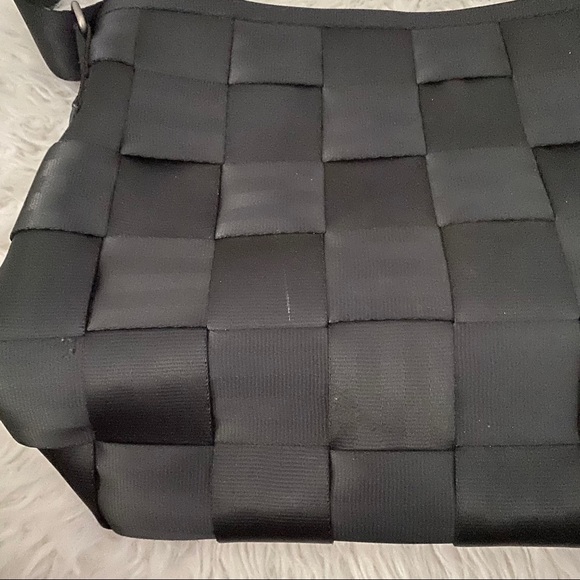 Harvey Seat Belt Large Bag - Picture 3 of 10